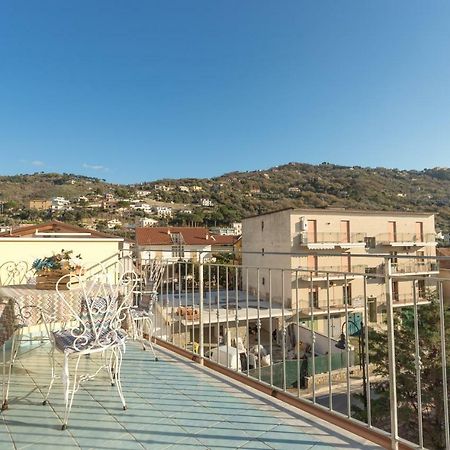 סנטה מריה די קסטלבאטה La Casetta In Villa מראה חיצוני תמונה