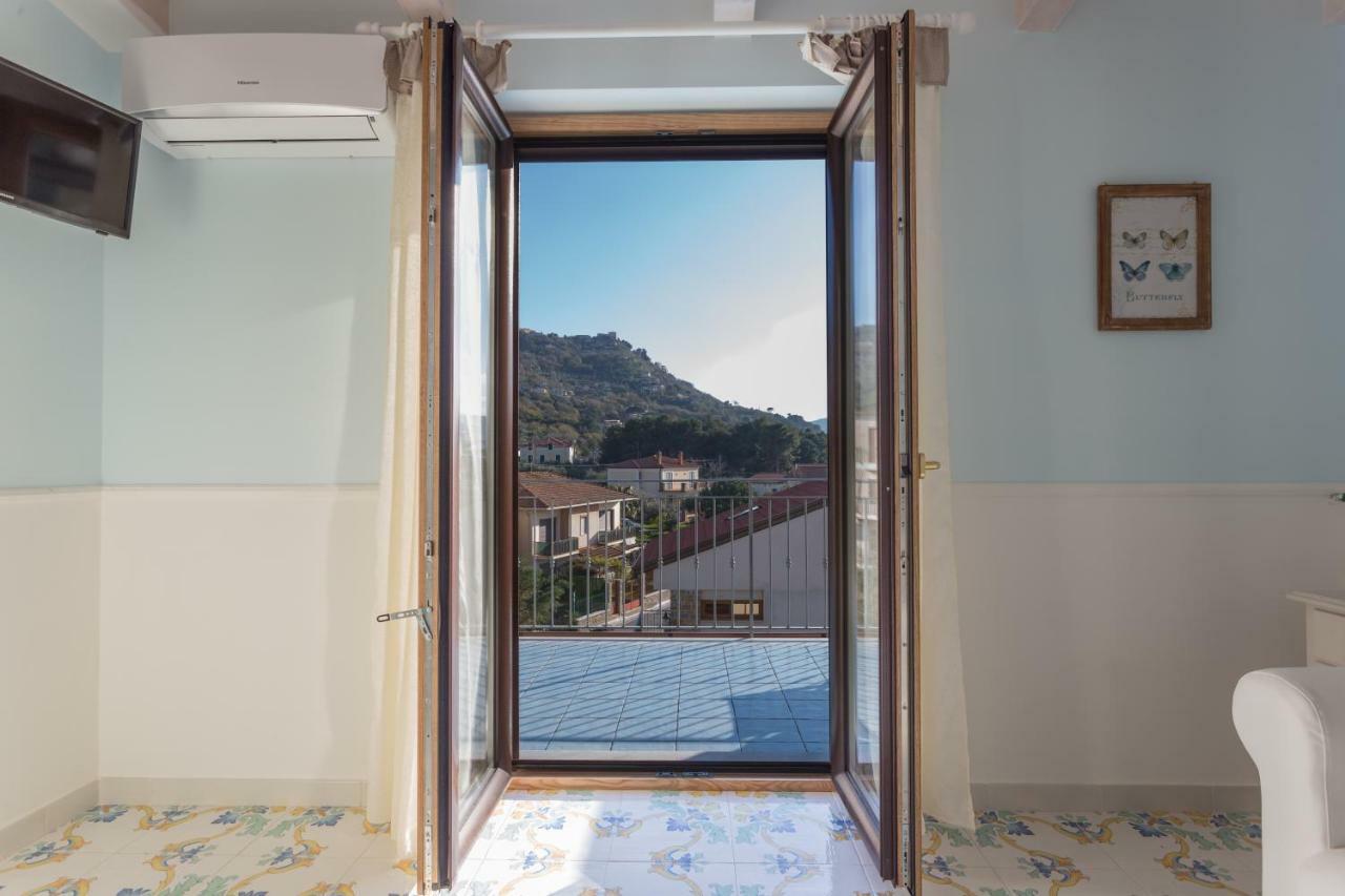 סנטה מריה די קסטלבאטה La Casetta In Villa מראה חיצוני תמונה